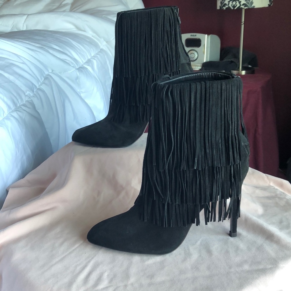 Cute Fringe Bootie!